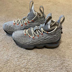 Nike Lebron XV